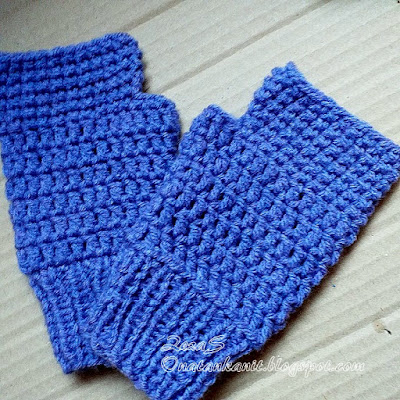 Crocheted fingerless gloves "Kika"