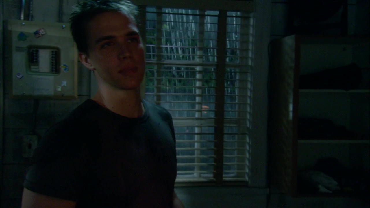 ausCAPS Chris Olivero shirtless in Kyle XY 106 "Blame It On The Rain"