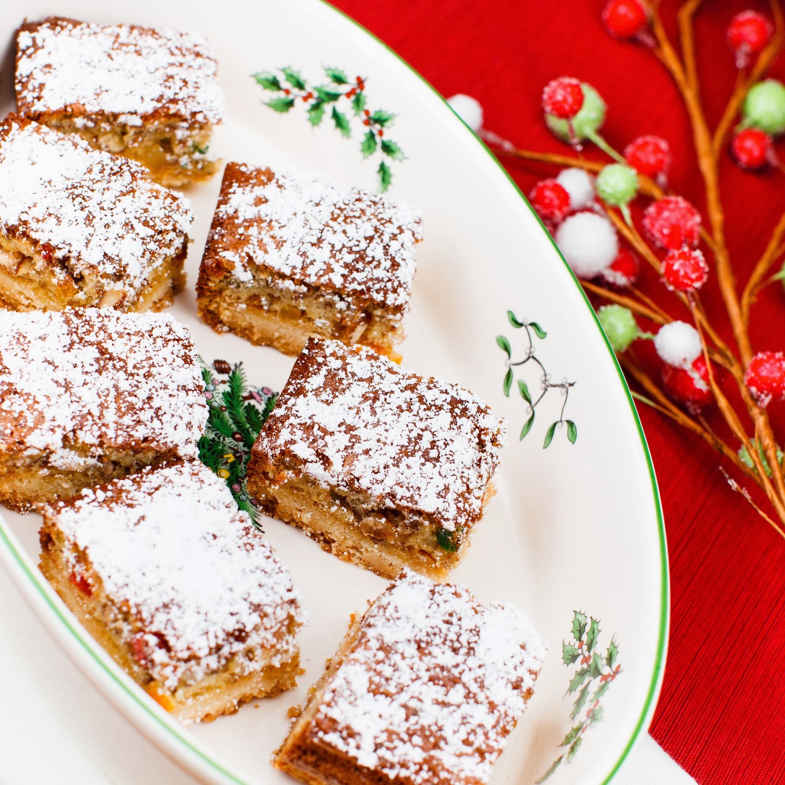 kruizing with kikukat Fruitcake Bars