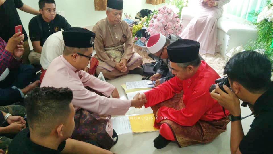 Kembali Menjadi Seorang Isteri Kembali Menjadi Seorang Isteri