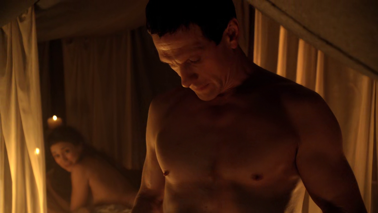 Simon Merrells nude in Spartacus: War Of The Damned 3-04 "Decimation&q...