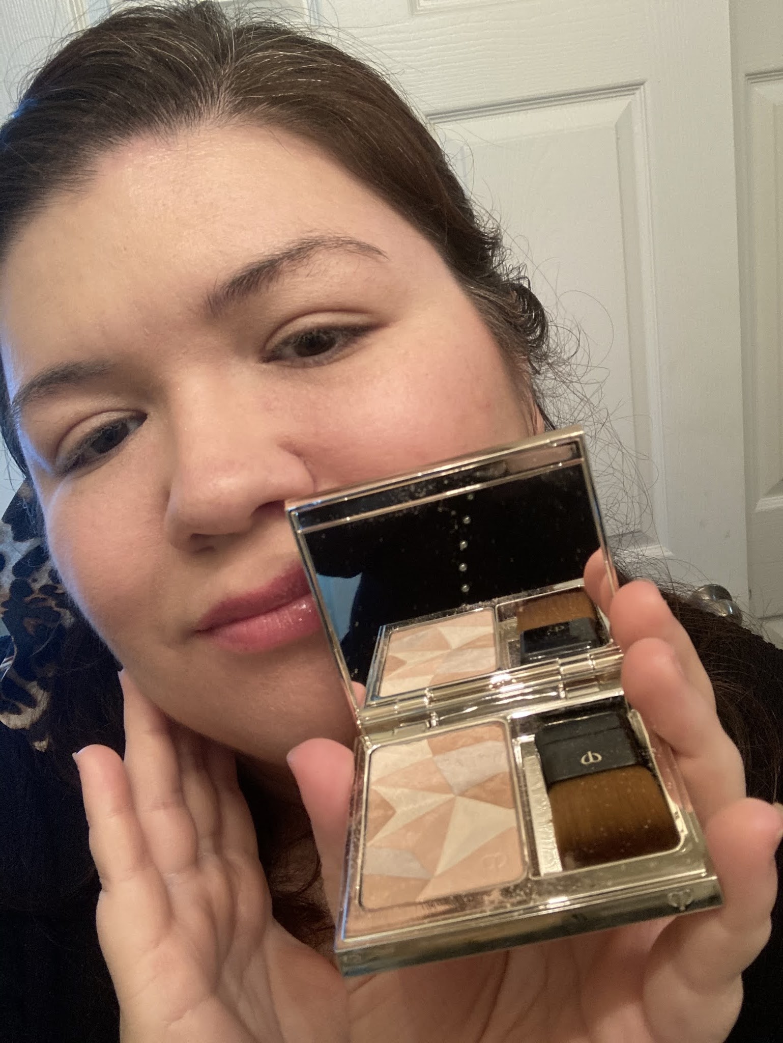 Review  Luxury makeup look: Cle de Peau Beaute Review, Complexion