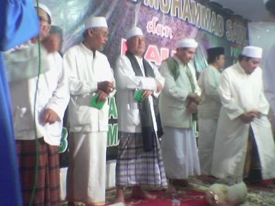 4 Adab Salafush Sholih dan Tatakrama Menghadiri Maulid Nabi Muhammad SAW