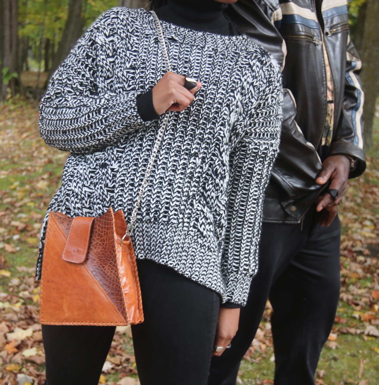 Kru Crocodile Crossbody w/Silver