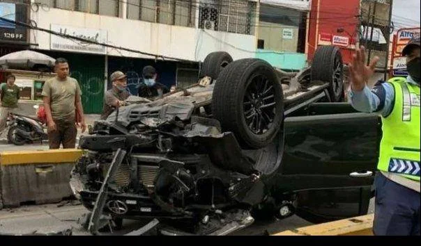 Mobil Dinas TNI Tabrak Separator Busway, Saksi: Mulut Penumpangnya Bau Miras, Mata Merah