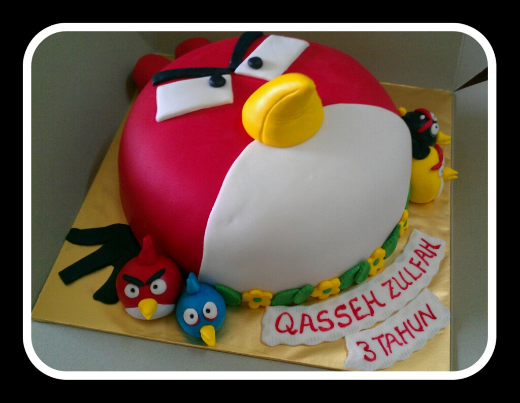 3D Angry Birds Cake
