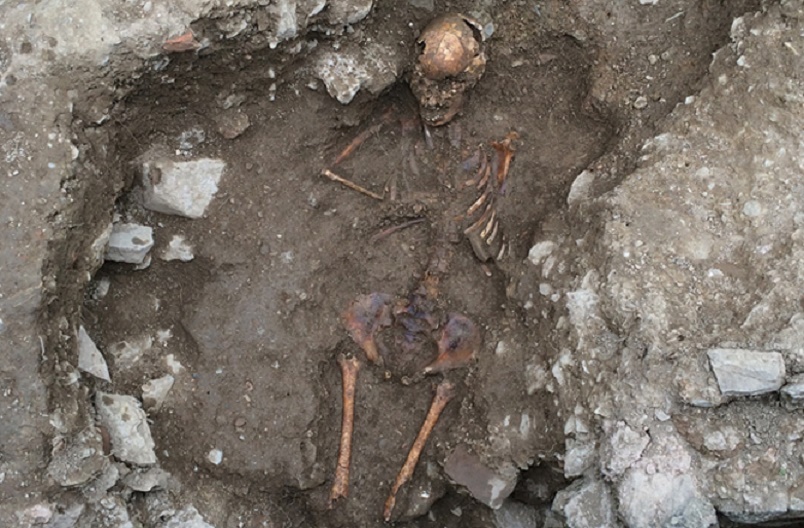 Skeleton of burnt 'witch girl' found in Italy - The Archaeology News