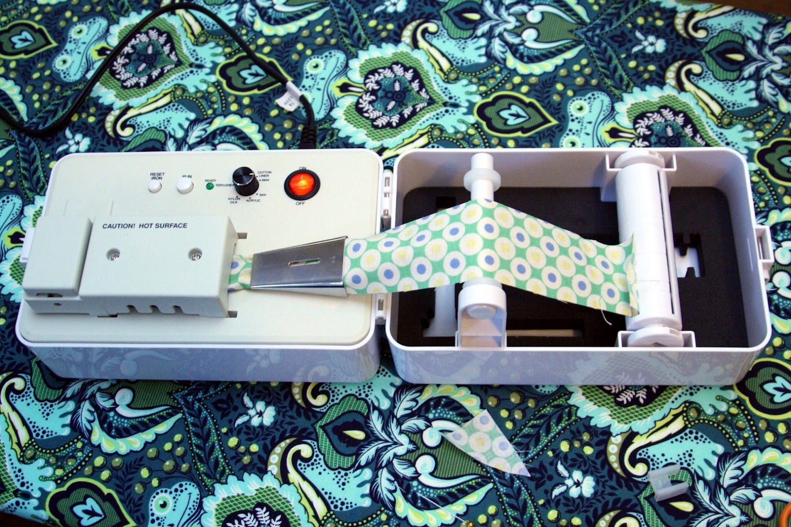 Distant Pickles Simplicity Bias Tape MakerA Mini Review