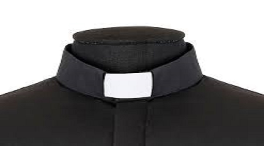 Need pastor vestment choir robe academic gown uniform at alimosho Lagos