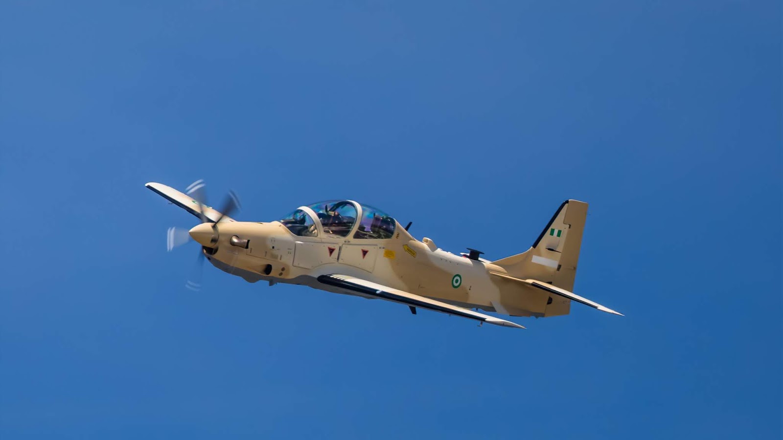 Avião Tucano de Combate 47 Peças