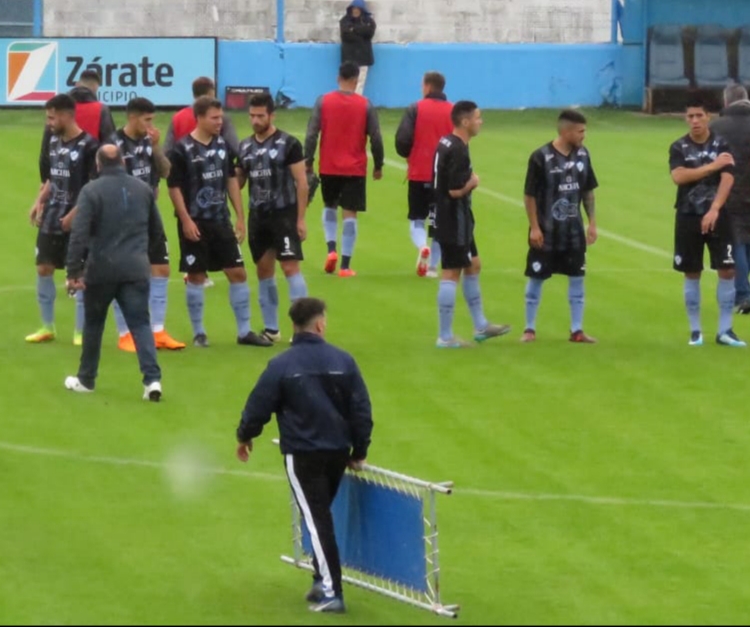 Argentino de Quilmes recibe en la barranca a Talleres de Escalada