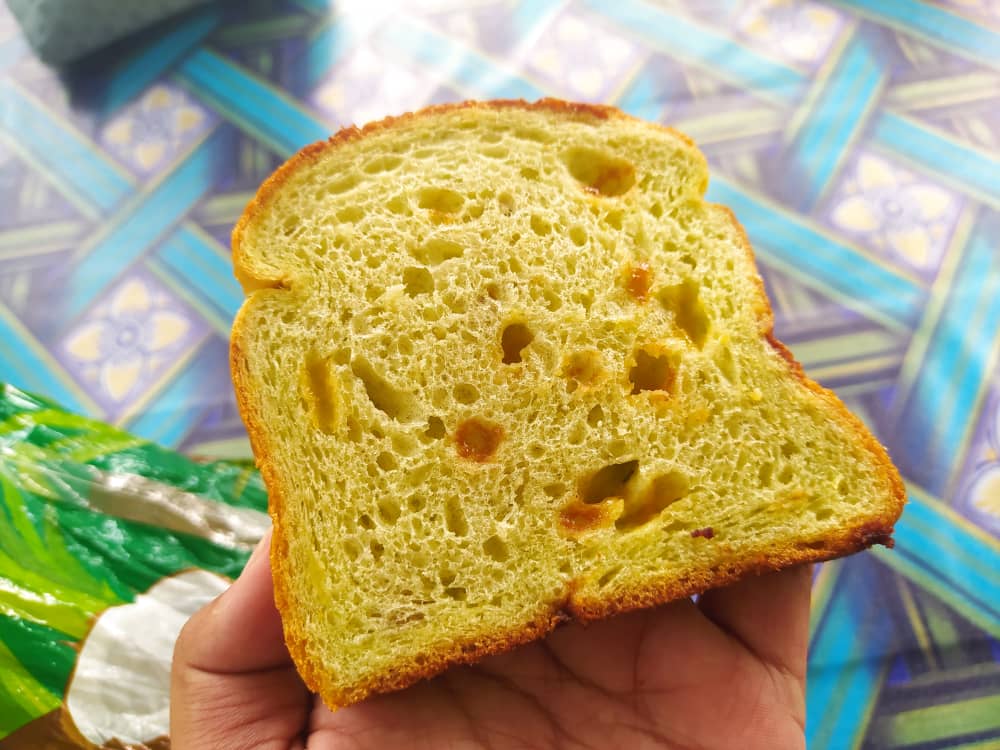 Roti gardenia pandan kelapa