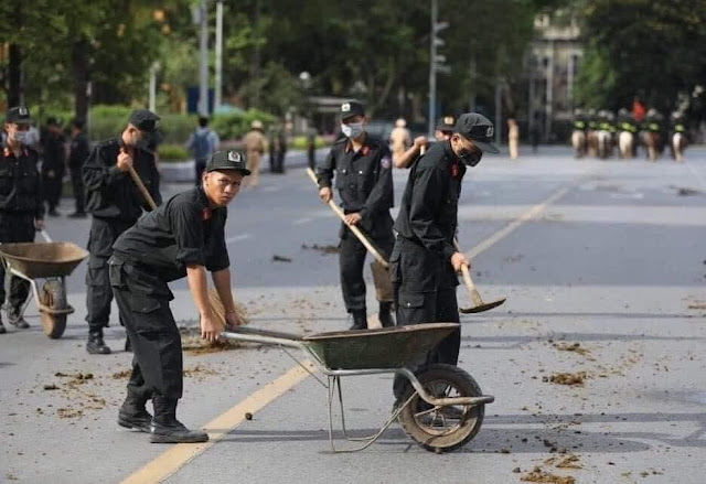 Những bình luận hài hước từ cộng đồng mạng về đoàn ‘cảnh sát cơ động kỵ binh’ diễu hành