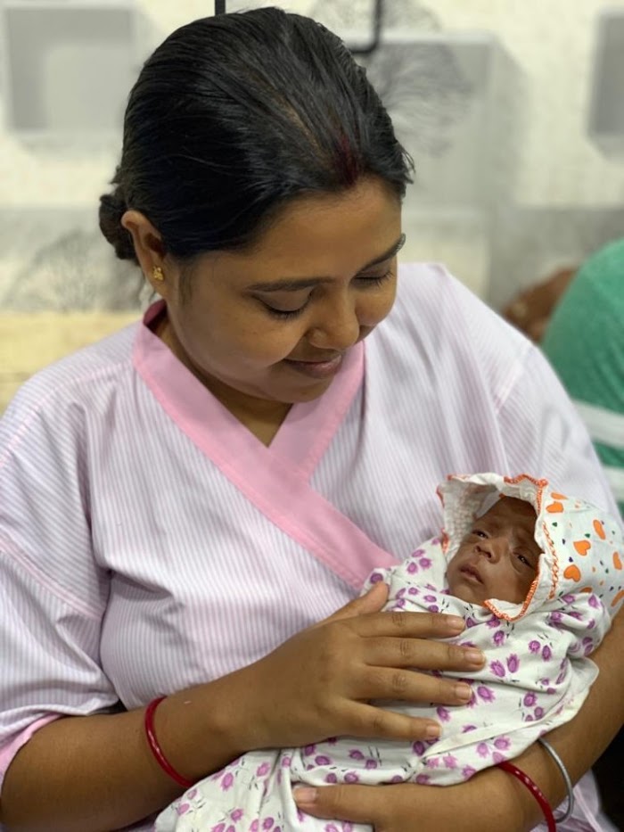 মাত্র ২৬ সপ্তাহের ভূমিষ্ঠ শিশুকে বাঁচিয়ে সুস্থদেহে মায়ের কোলে তুলে দিয়ে বিরল নজীর গড়লেন বর্ধমানের চিকিৎসকরা