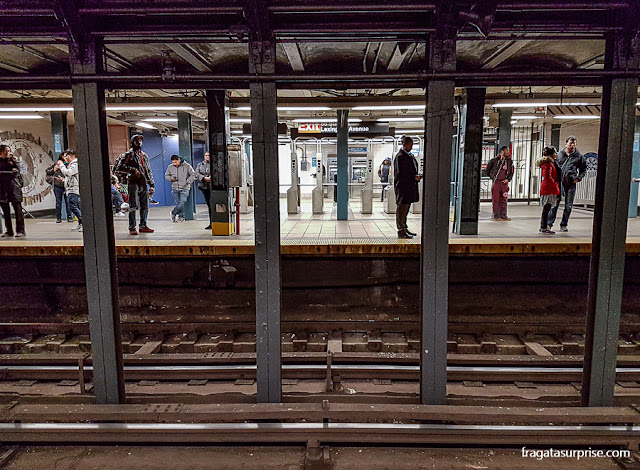 Estação de metrô no Lower East Side de Nova York