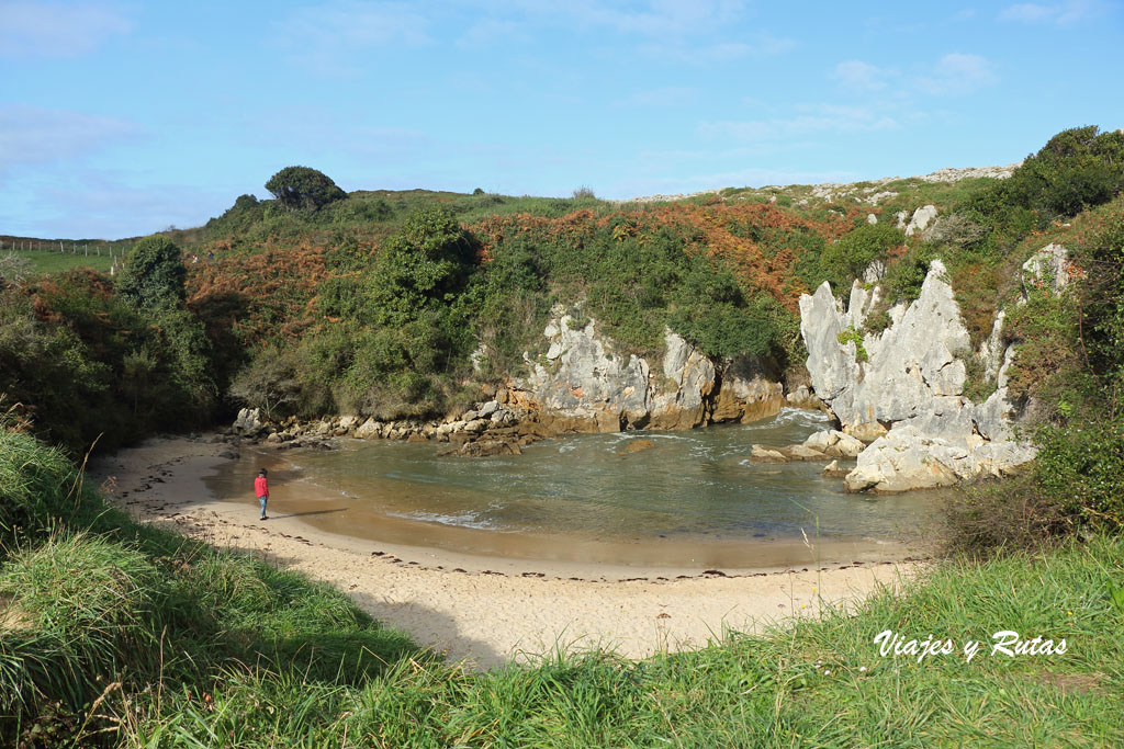 Playa de Gulpiyuri, Llanes