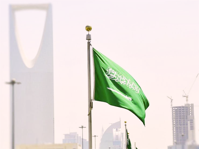 السعودية توضح شروط الحصول على اقامة