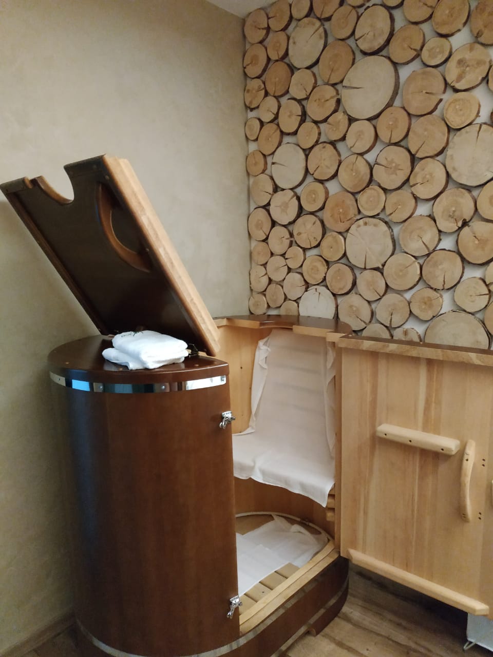 Алтай резорт 5. Спа алтай. Спа центр в горном алтае. Алтай вест санаторий белокуриха бассейн. Алтай спа.