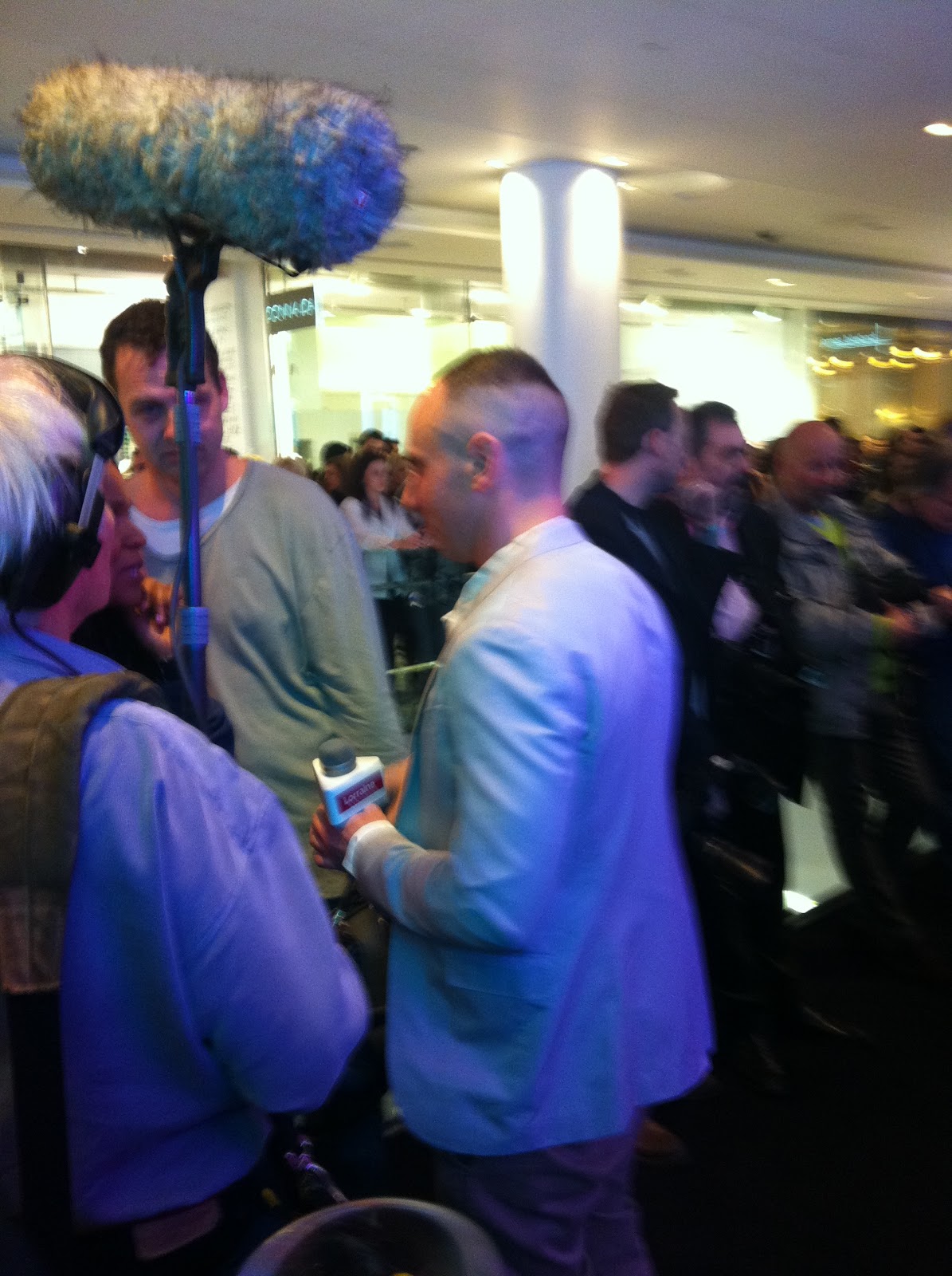 DIARY OF A CLOTHESHORSE: Naomi Campbell Fashion for Relief pop up shop