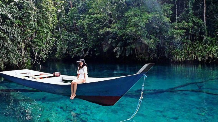Wisata Danau Labuan Cermin Kalimantan Timur Berwisata YOOK