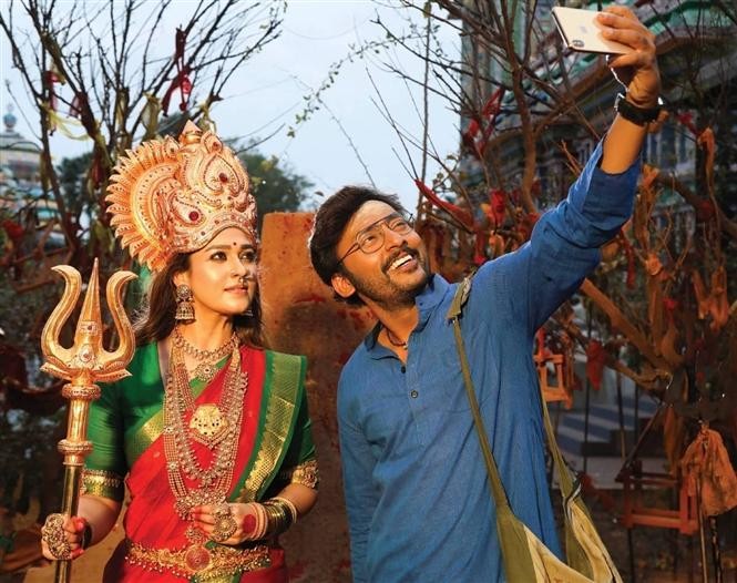 mookuthi amman movie stills