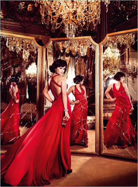 Wearing Rouge AnnChic: A rouge dress