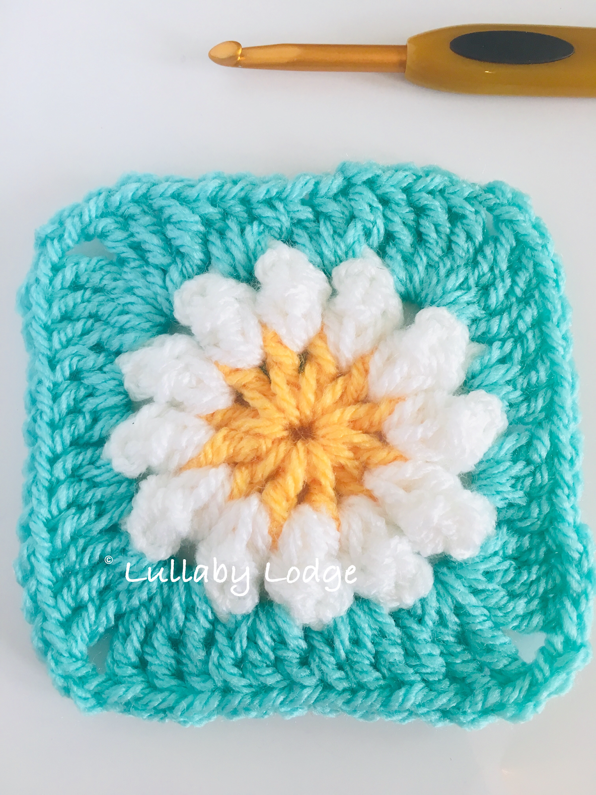 Daisy Granny Square, EASY Beginner Crochet Tutorial