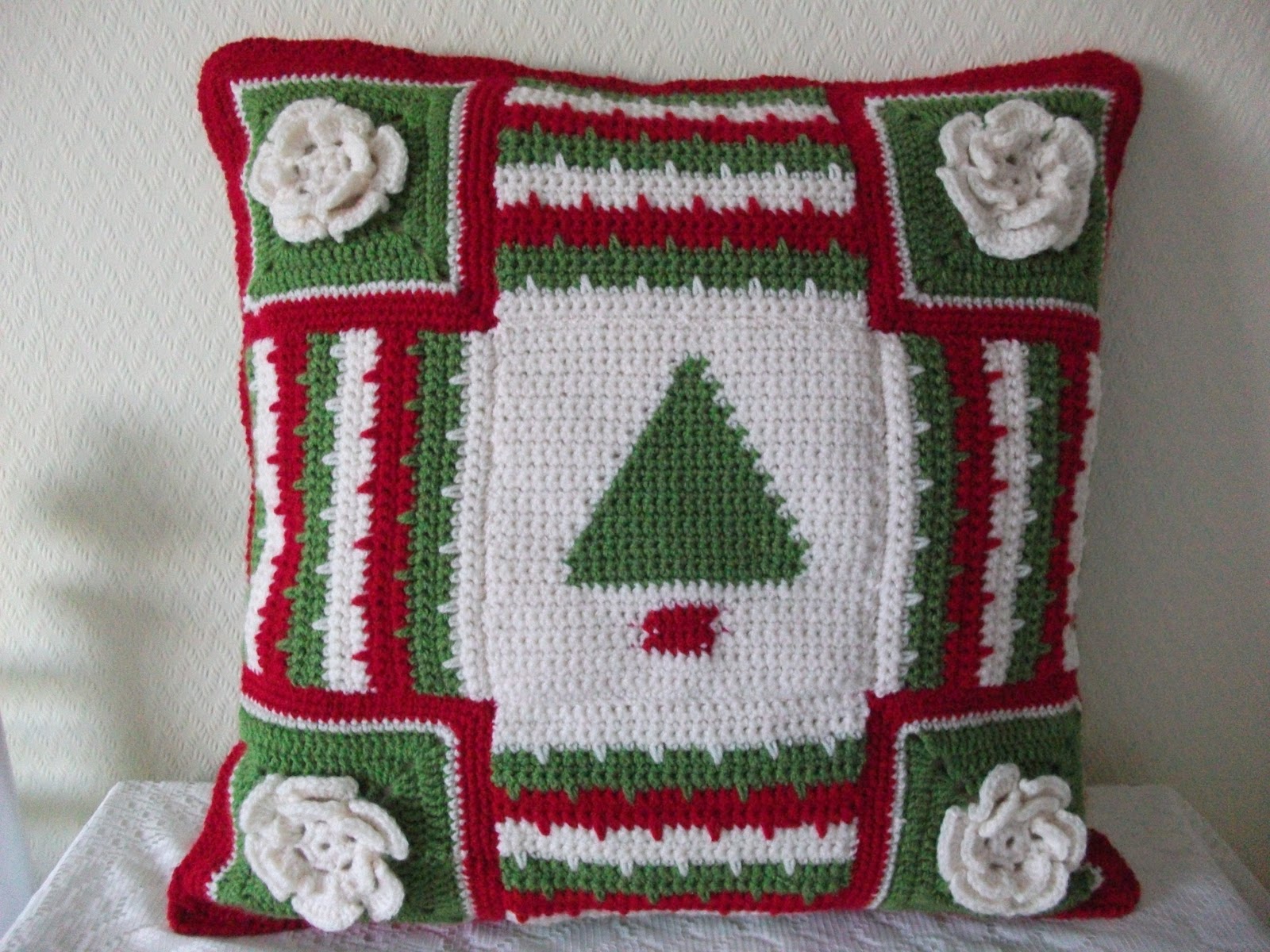 .Linda's Crafty Corner: Christmas cushion