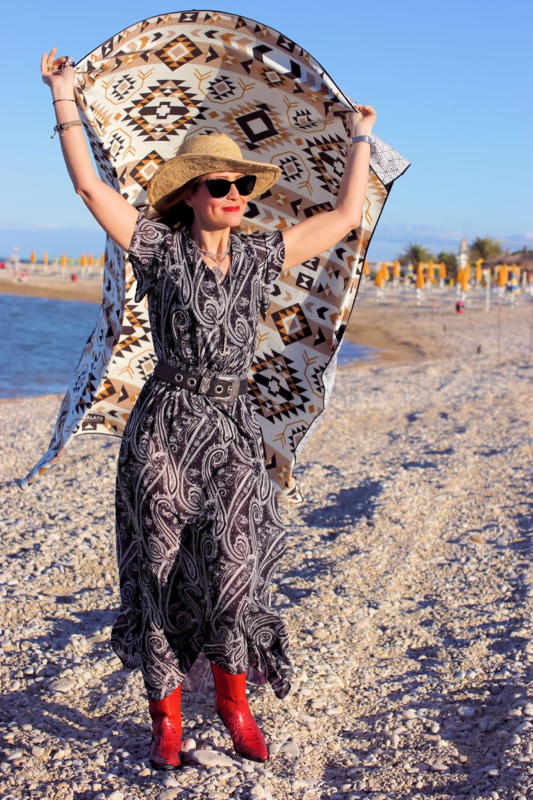 A day at the beach with my Tesalate Beach Towel on Fashion and Cookies fashion blog, fashion blogger