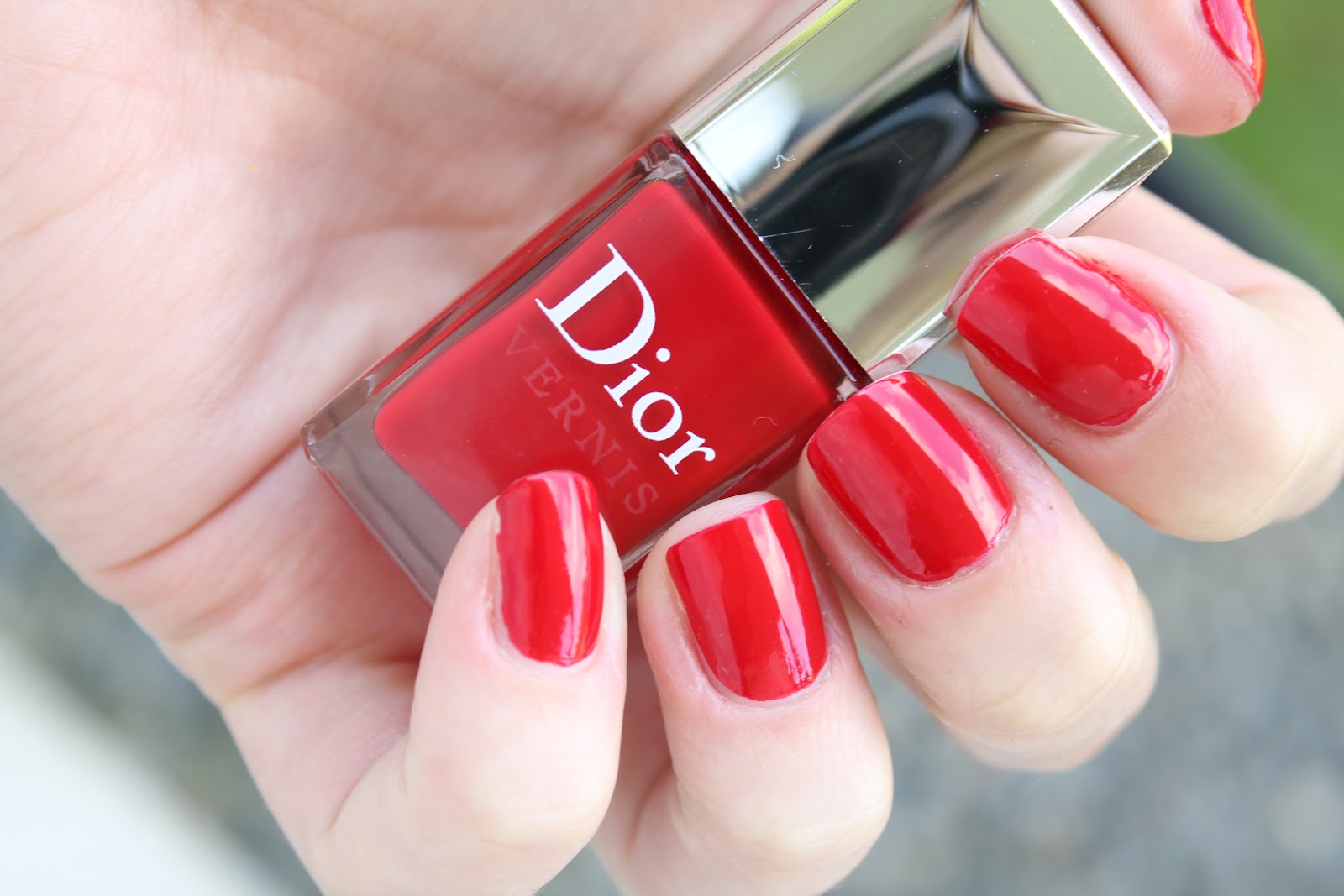 Le vernis canel желе. Шанель лак для ногтей палитра. Rouge noir от chanel. Chanel pure black vernis. Vernis brill лак для кожи.