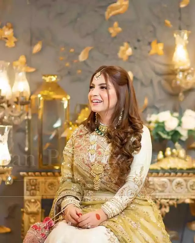 Stunning Bridal Photoshoot of Dananeer Mobeen