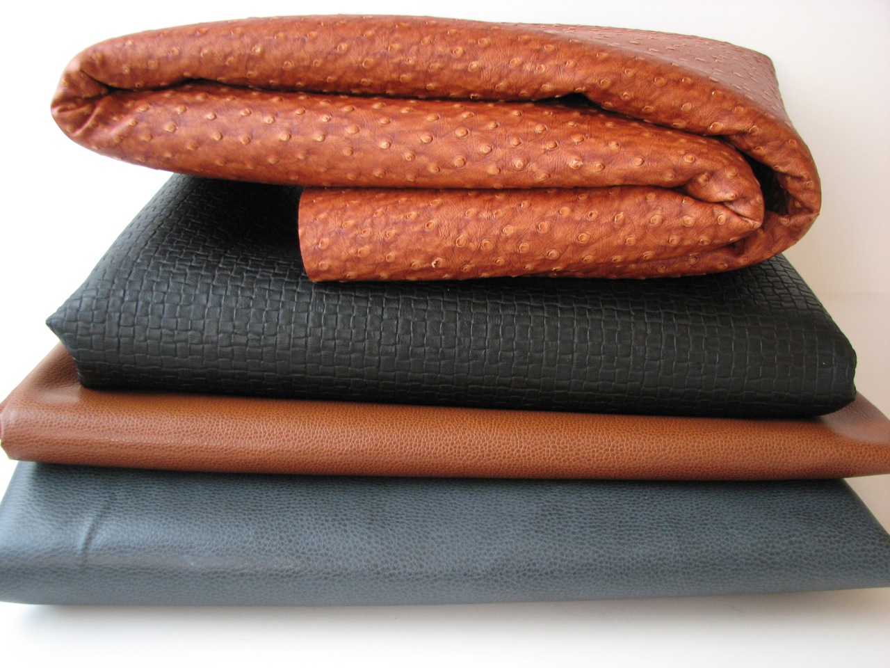 Blue Calla Adventures In Sewing Leather And Vinyl Faux Leather blue-calla-adventures-in-sewing-leather-and-vinyl-faux-leather