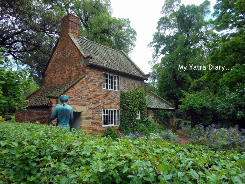 Things To Do In Melbourne Australia Fitzroy Gardens Captain