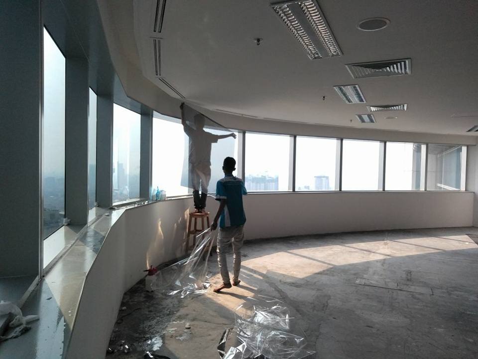 spesialis pasang kaca film gedung di Johar Baru Jakarta Pusat proses cepat & bergaransi!