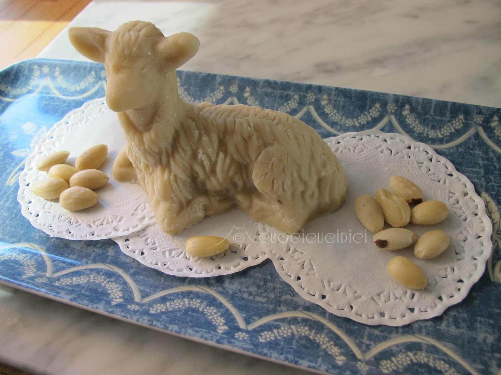 cuocicucidici AGNELLO DI PASTA DI MANDORLE cuocicucidici AGNELLO DI PASTA DI MANDORLE