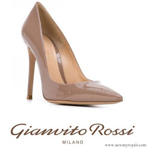 Gianvito%2BRossi%2BGianvito%2BPatent%2BLeather%2BPumps%2B-%2BCrown%2BPrincess%2BMary.jpg