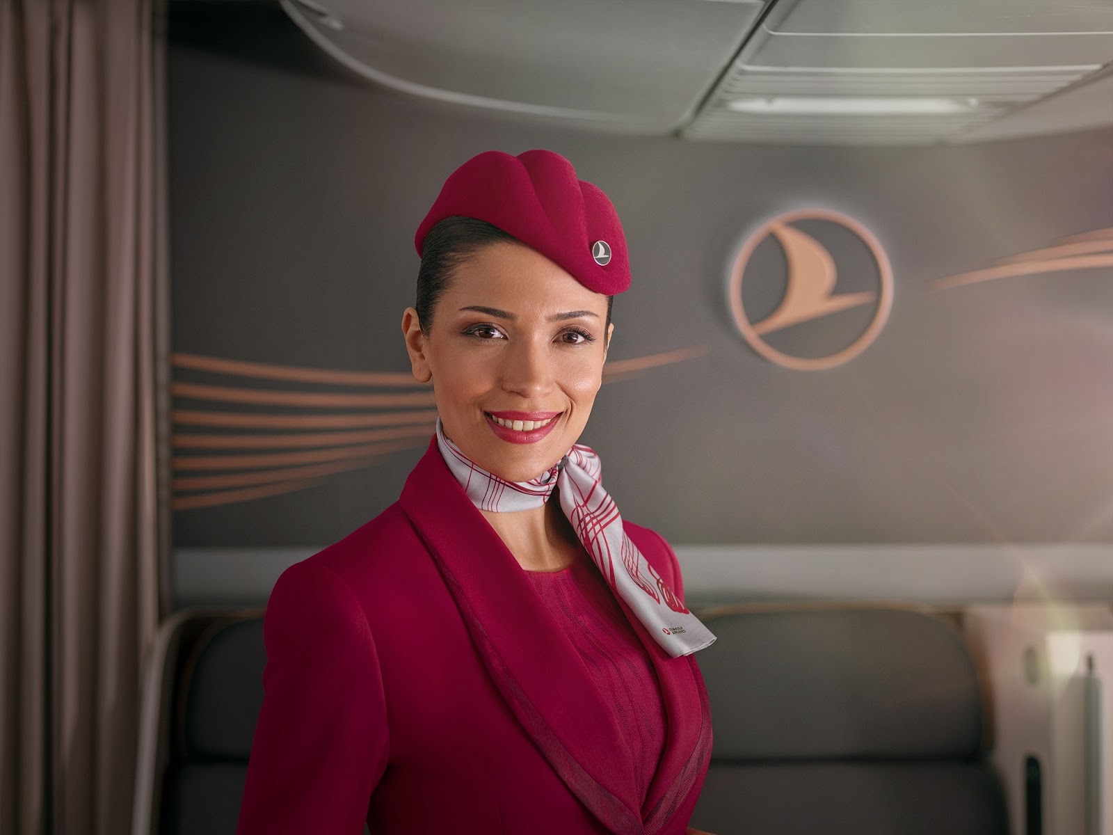 Conheça o novo uniforme da Turkish Airlines É MAIS QUE VOAR