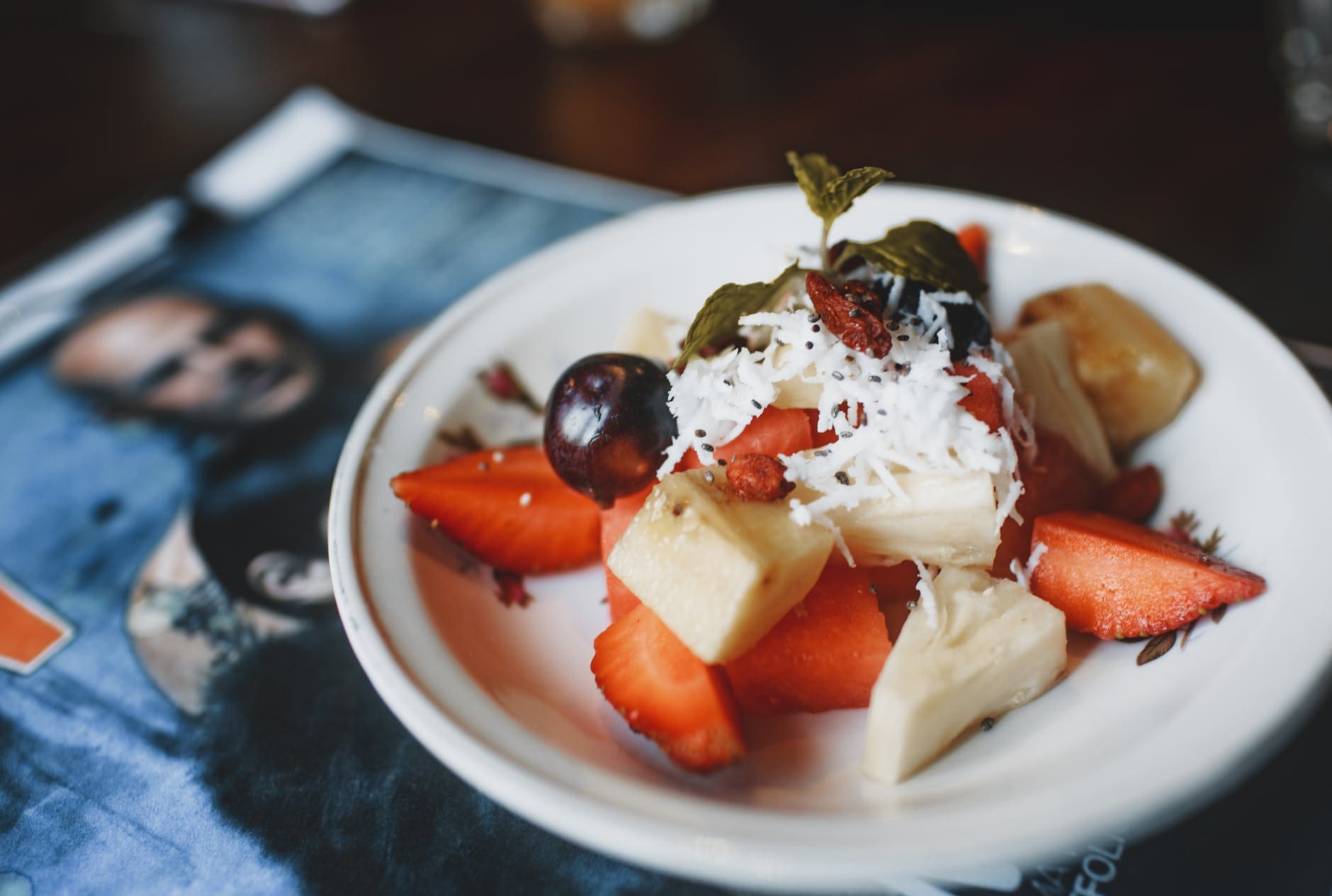 How to make spinach salad with strawberries How to make spinach salad with strawberries