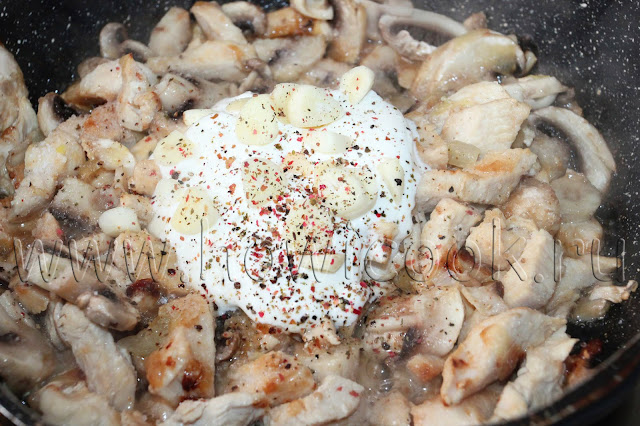 рецепт курицы с грибами в сметане с пошаговыми фото