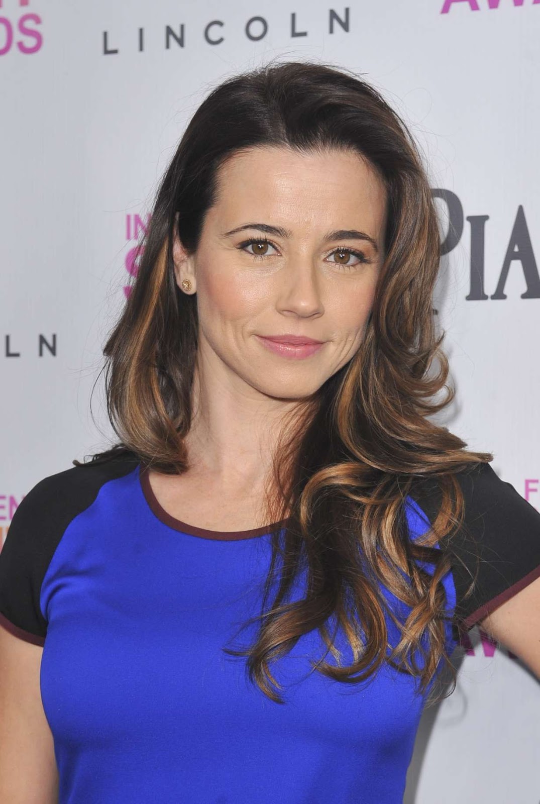 Linda Cardellini Photos Tv Series Posters And Cast