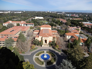 スタンフォード大学のHoover Towerから見下ろすキャンパス