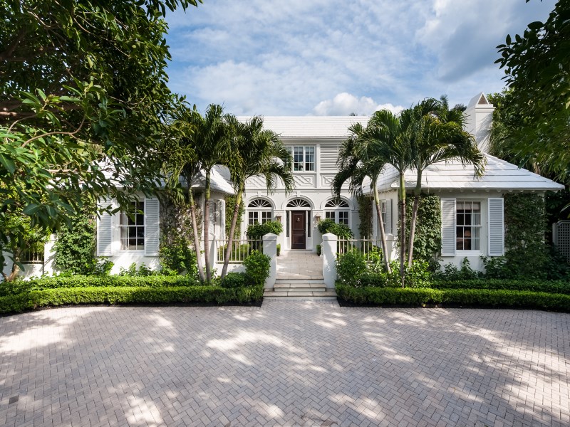 A Bermuda Style Palm Beach Home by John Volk for Rent The Glam Pad