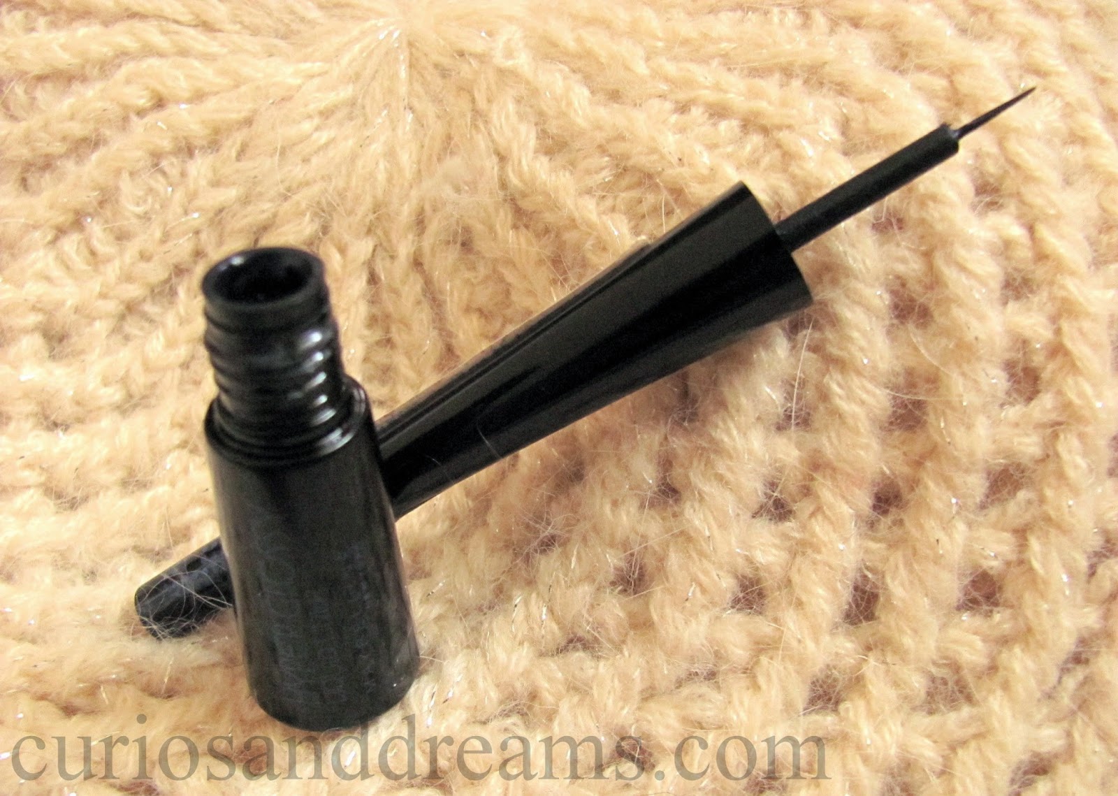 Maybelline Hyperglossy Liner Navy Blue review