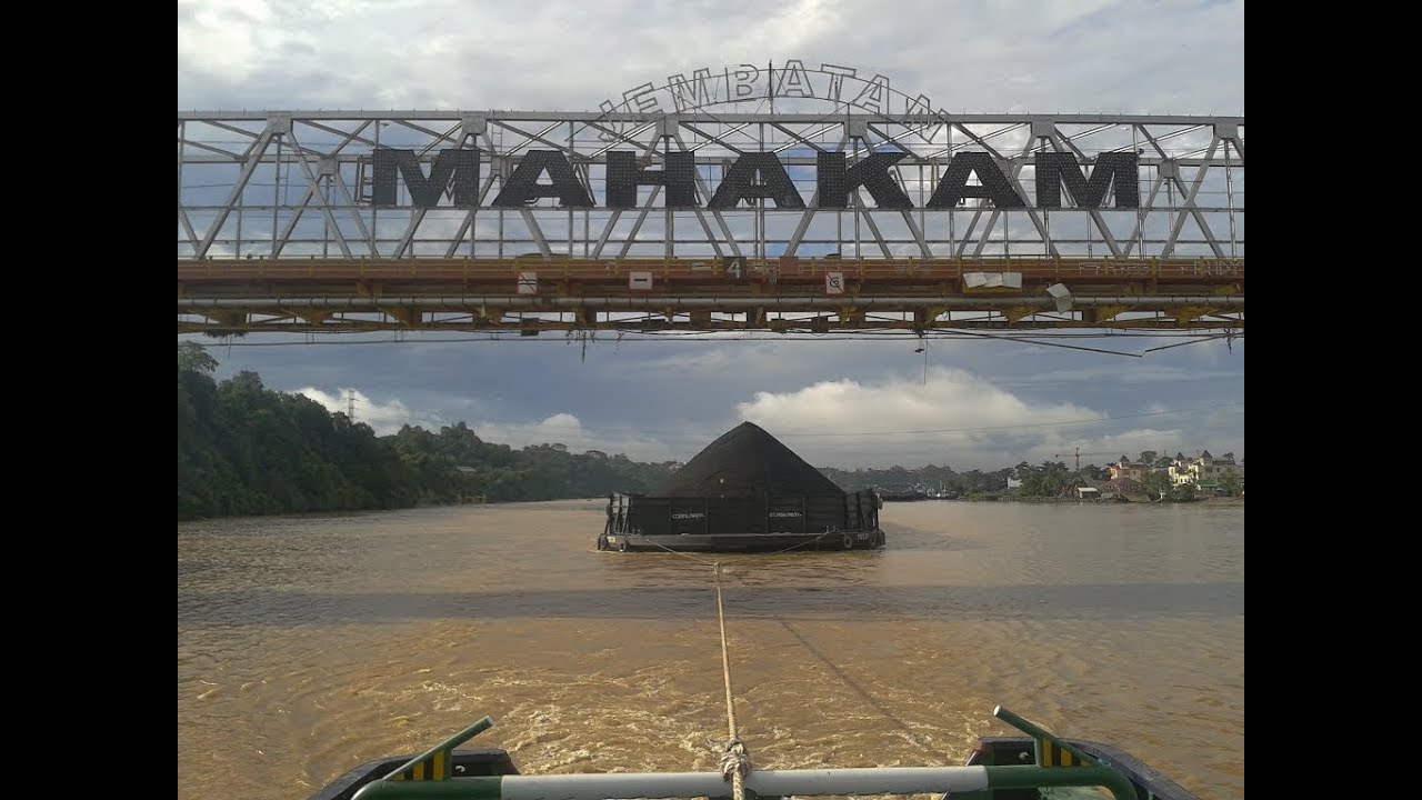 Jembatan Sungai Mahakam Kembali Ditabrak Tongkang