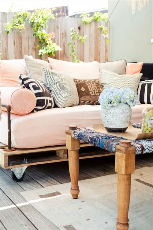 DIY Pallet Couch Attractive Addition for Living Room