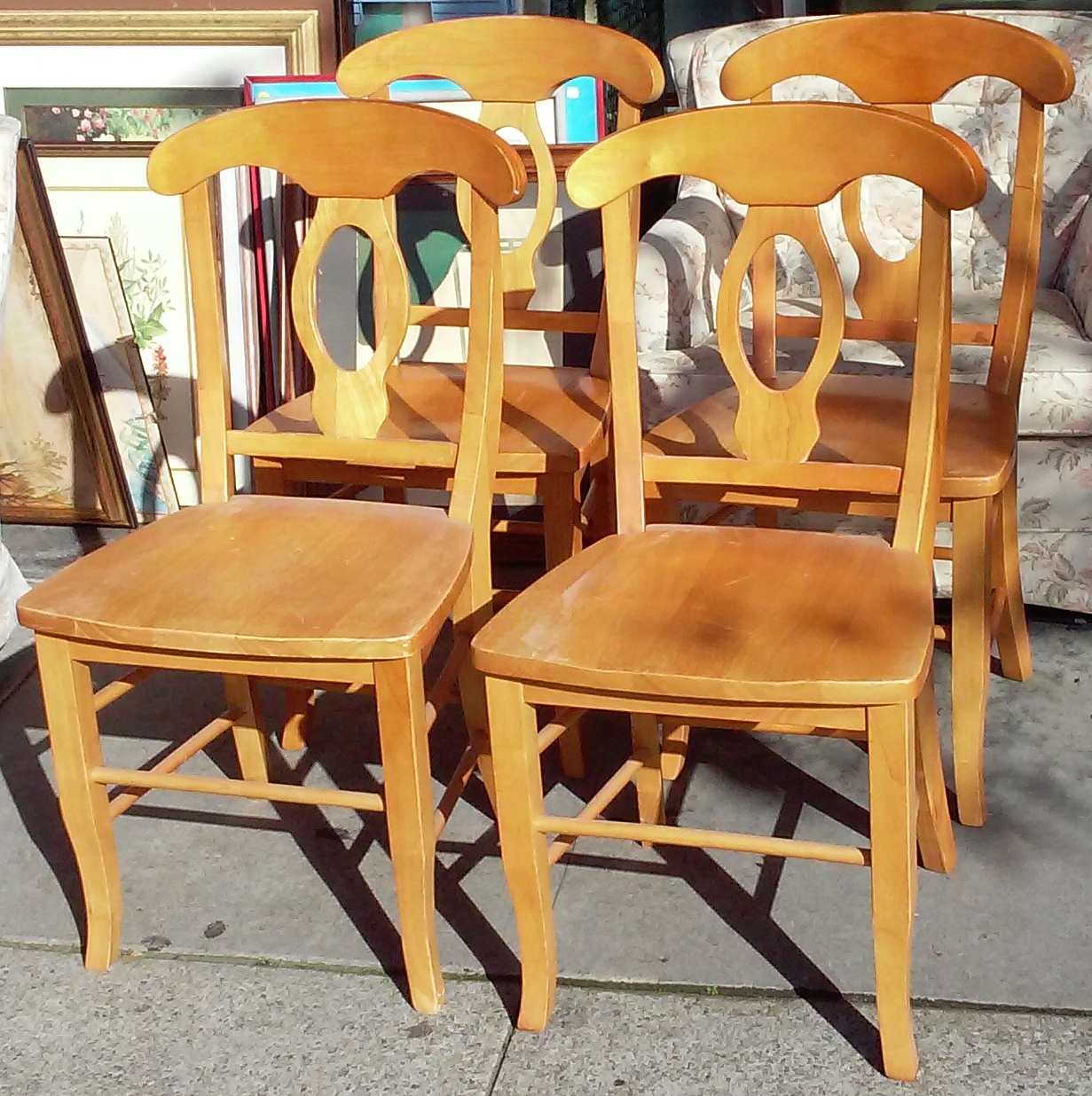 UHURU FURNITURE & COLLECTIBLES SOLD 4 Winsome Dining Chairs 40 / set