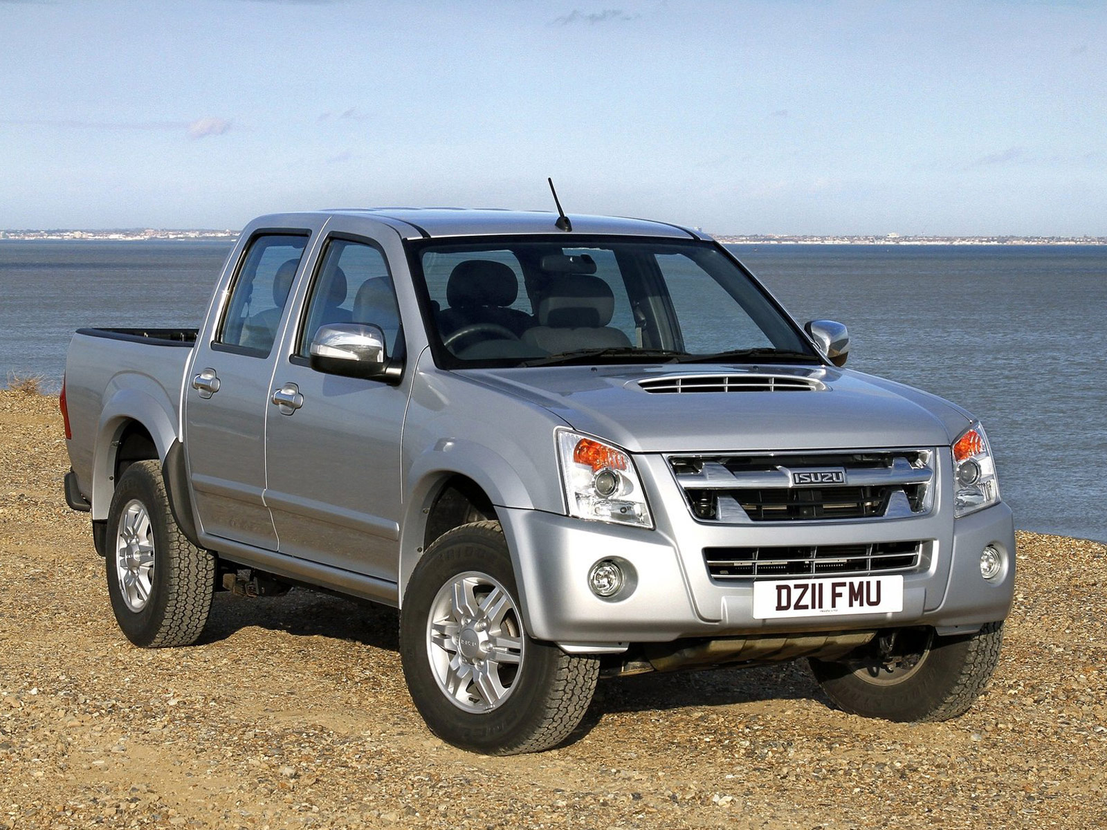 2011 Isuzu Rodeo 3.0 Denver Japanese Car Photos 480 x 360 pixels