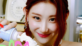 ITZY LOCO Chaeryeong Crazy in 4K #471c Wallpaper PC Desktop