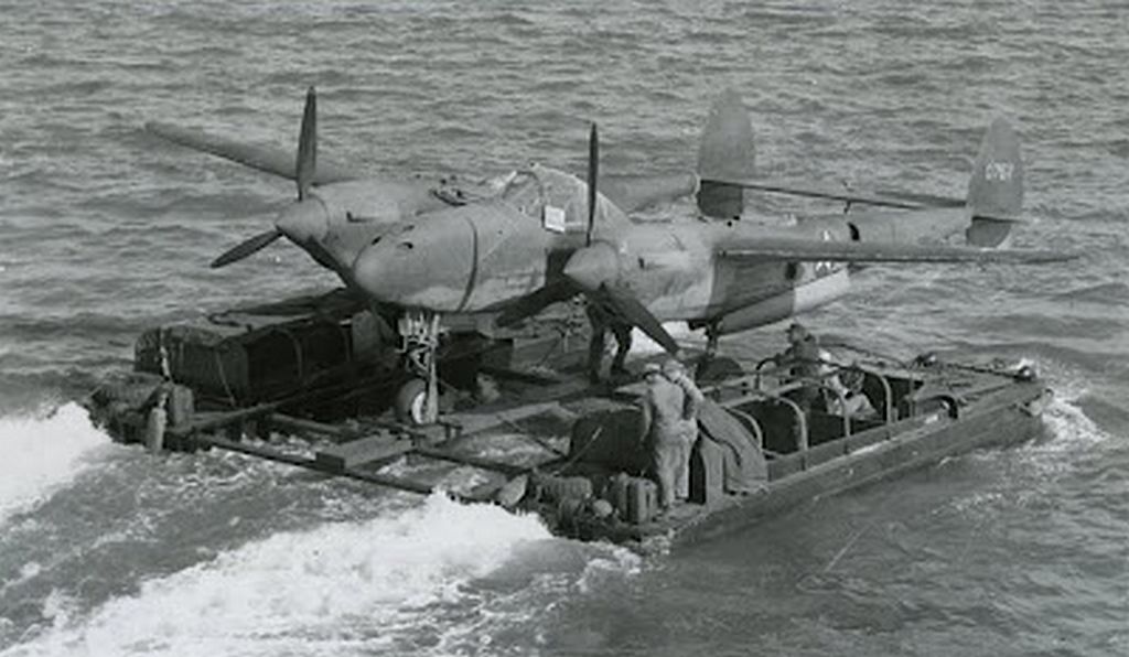 DUKW with A-frame crane - case report2 Comments on Panzerserra Bunker- Military Scale Models in 1/35 scale: DUKW with A-frame crane - case report