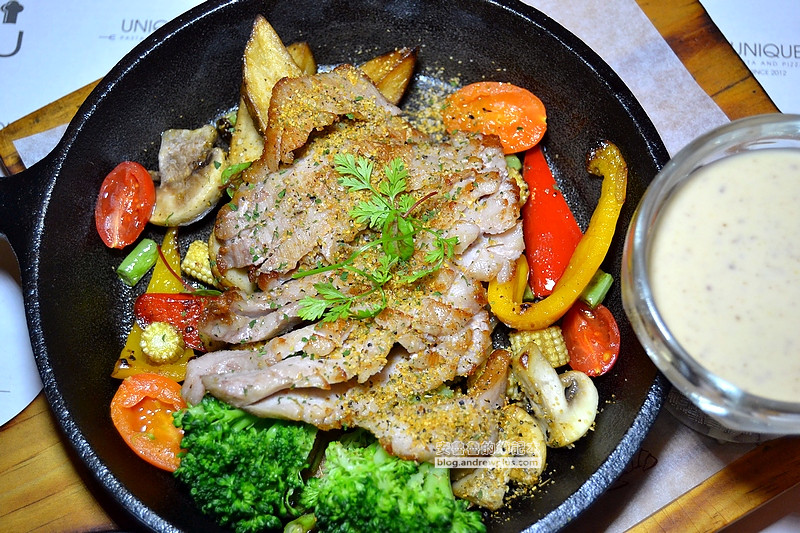 UNIQUE PASTA 維一義大利餐廳 - 工法扎實的義大利麵和甜點，用料不手軟創意組合食材鮮味@台北市松山區[小巨蛋站]